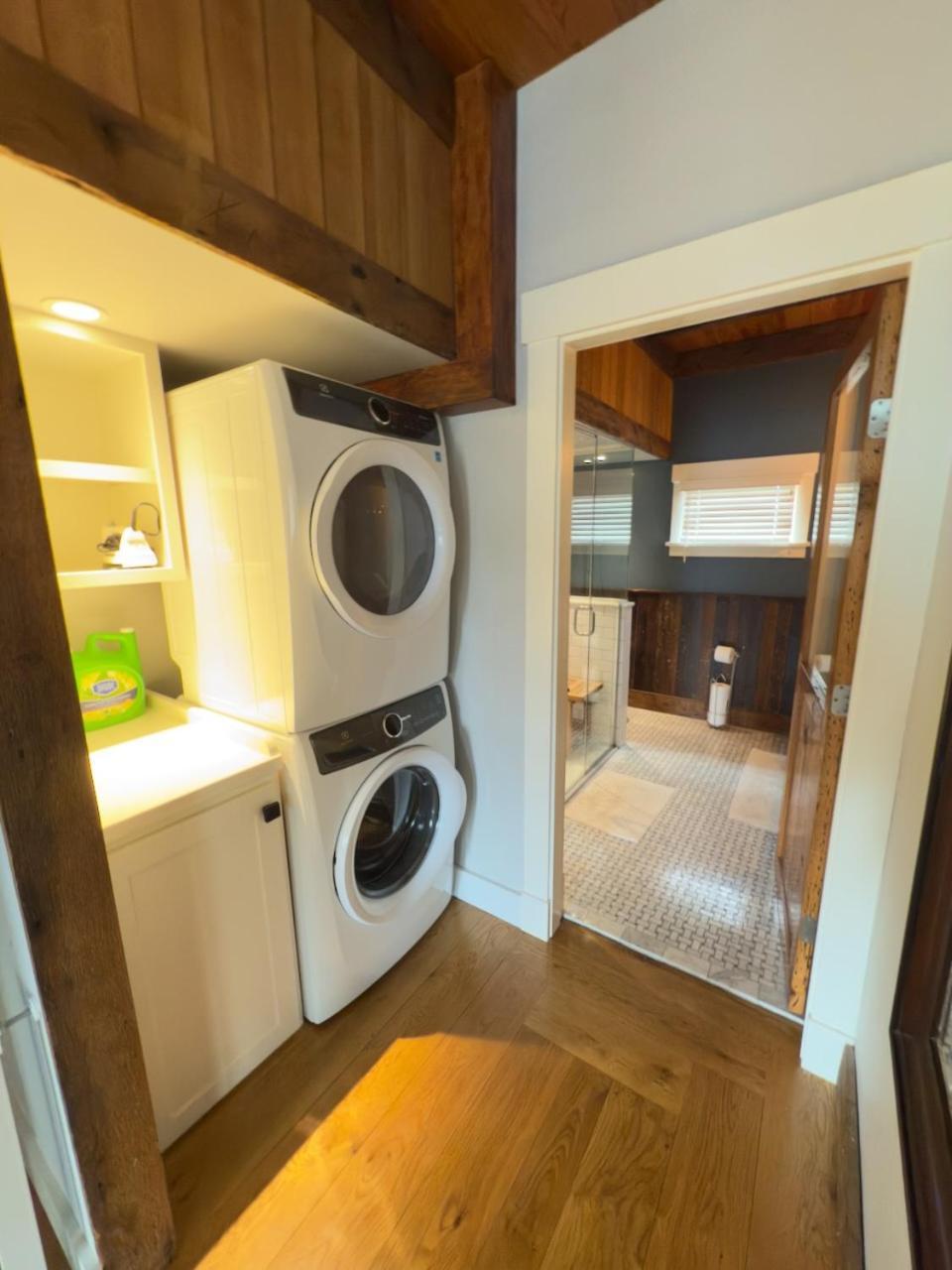 Magical Post And Beam Loft Downtown Newport! Hotel Екстериор снимка