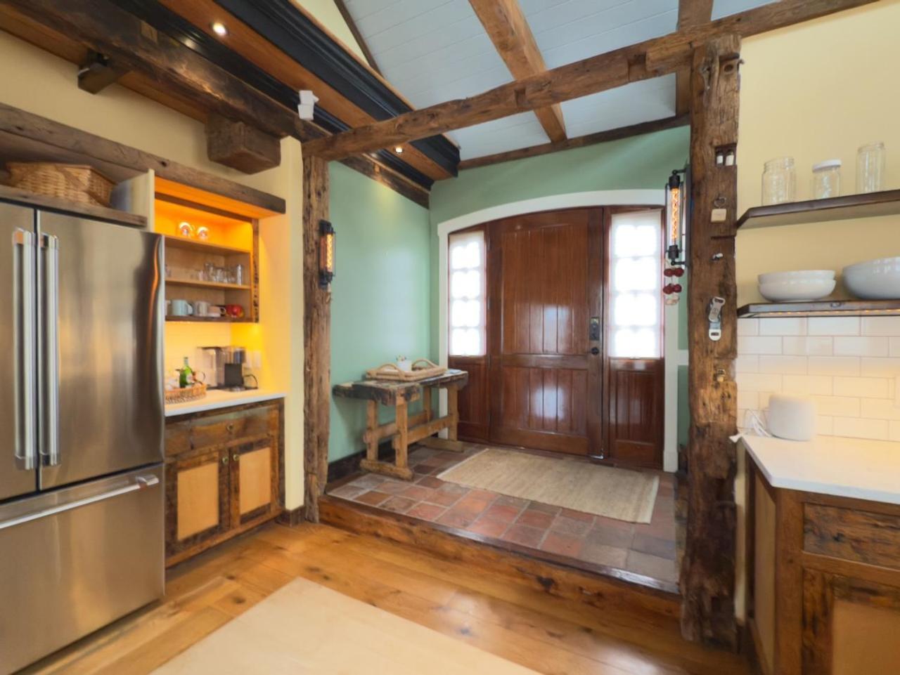 Magical Post And Beam Loft Downtown Newport! Hotel Екстериор снимка